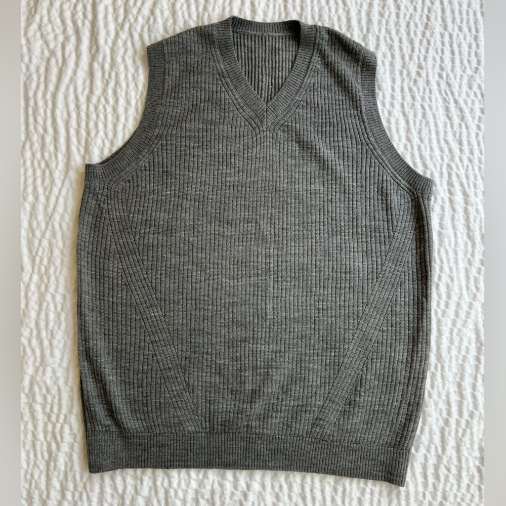 Merino Wool V- Neck Sweatervest- Men’s- Gray- XL